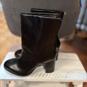 🆕Cole Haan Black Chunky Heel Ankle Boots💕